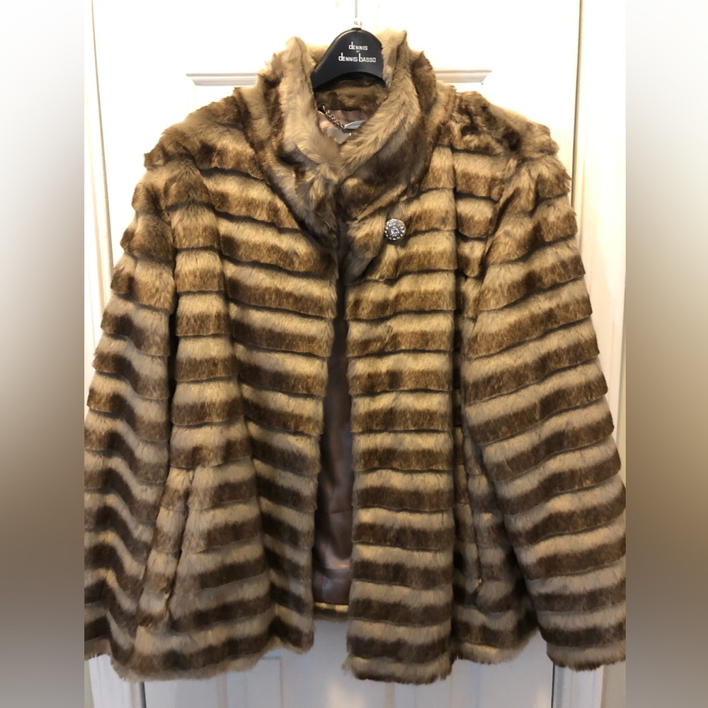 DENNIS BASSO TAN FAUX FUR XL